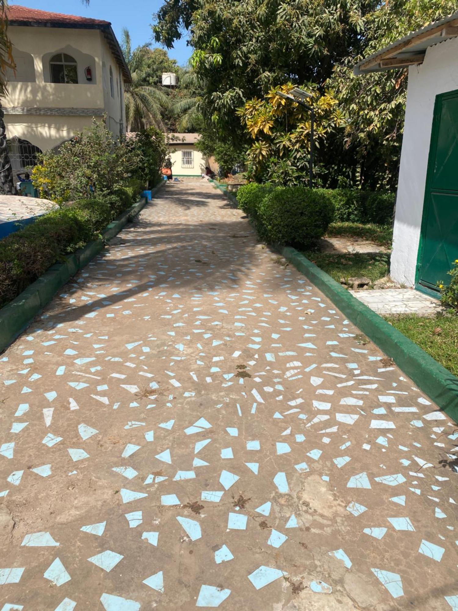 One World Village Guesthouse Bakau المظهر الخارجي الصورة